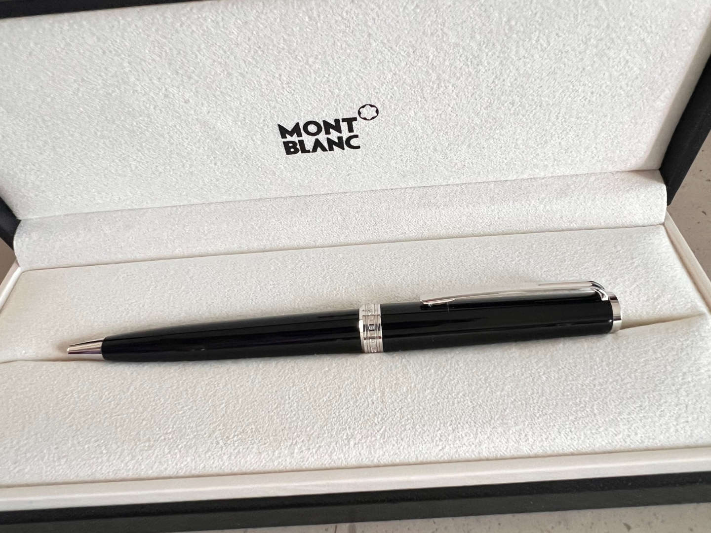 MONTBLANC 몽블랑 픽스 볼펜 _ 새제품 팝니다.